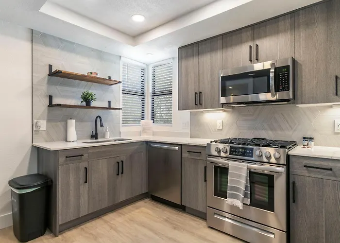 Cozysuites At Kierland Commons *