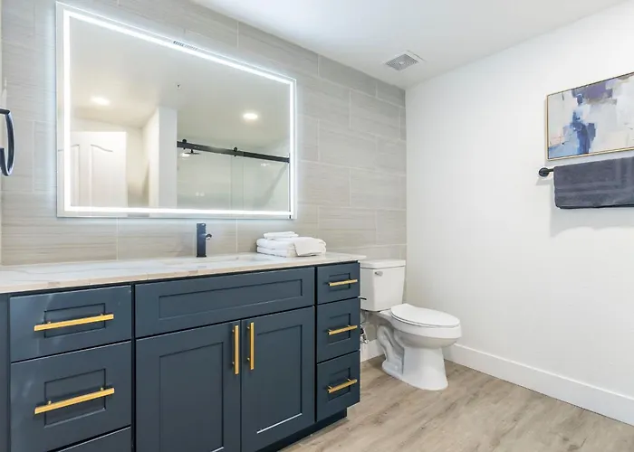 Cozysuites At Kierland Commons *