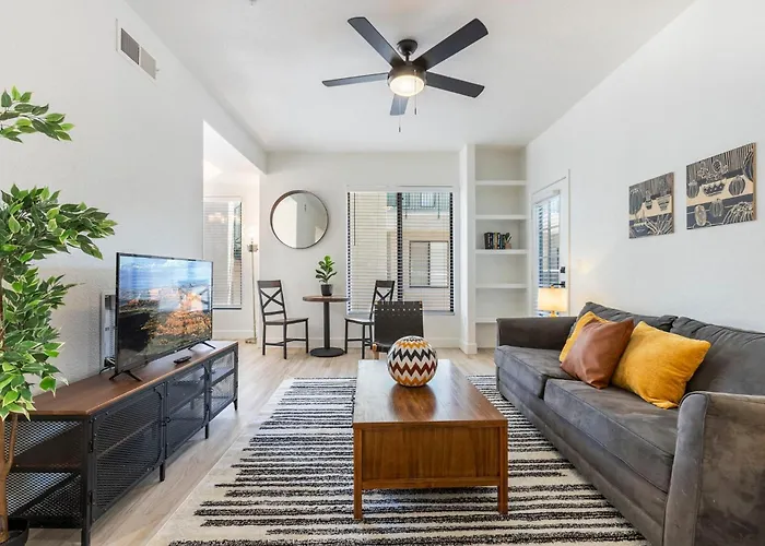 Cozysuites At Kierland Commons Apartment