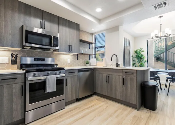 Cozysuites At Kierland Commons Apartment