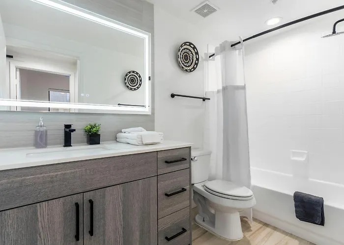Cozysuites At Kierland Commons *