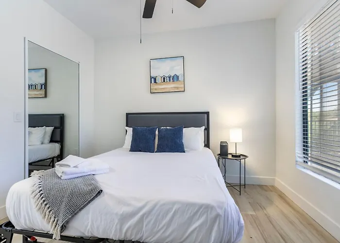 Cozysuites At Kierland Commons Apartment
