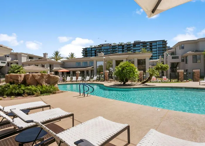 Cozysuites At Kierland Commons *