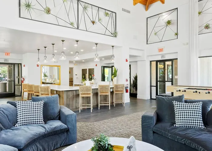 Cozysuites At Kierland Commons Apartment
