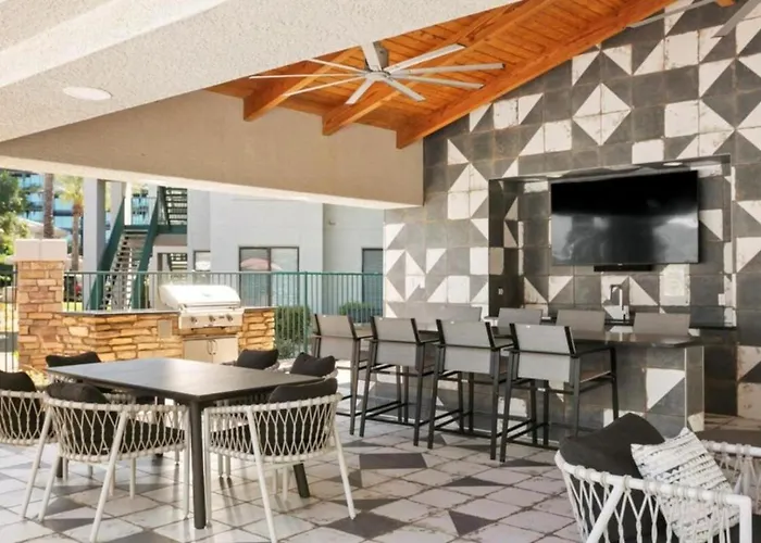Cozysuites At Kierland Commons *