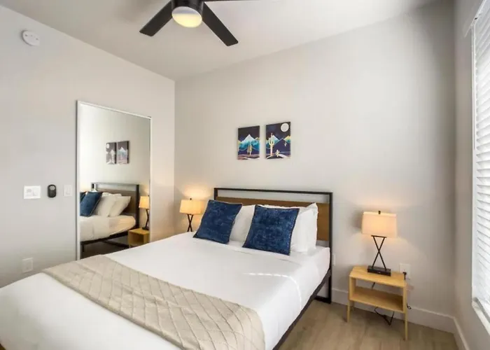 Apartment Cozysuites At Kierland Commons *