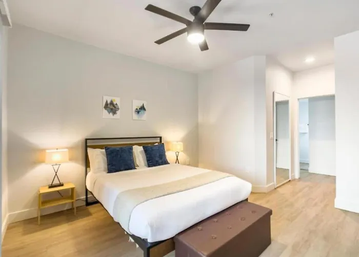 Cozysuites At Kierland Commons *