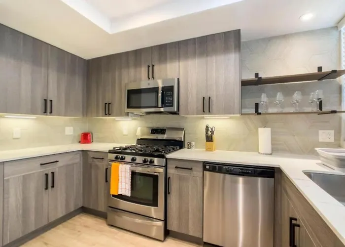 Cozysuites At Kierland Commons *